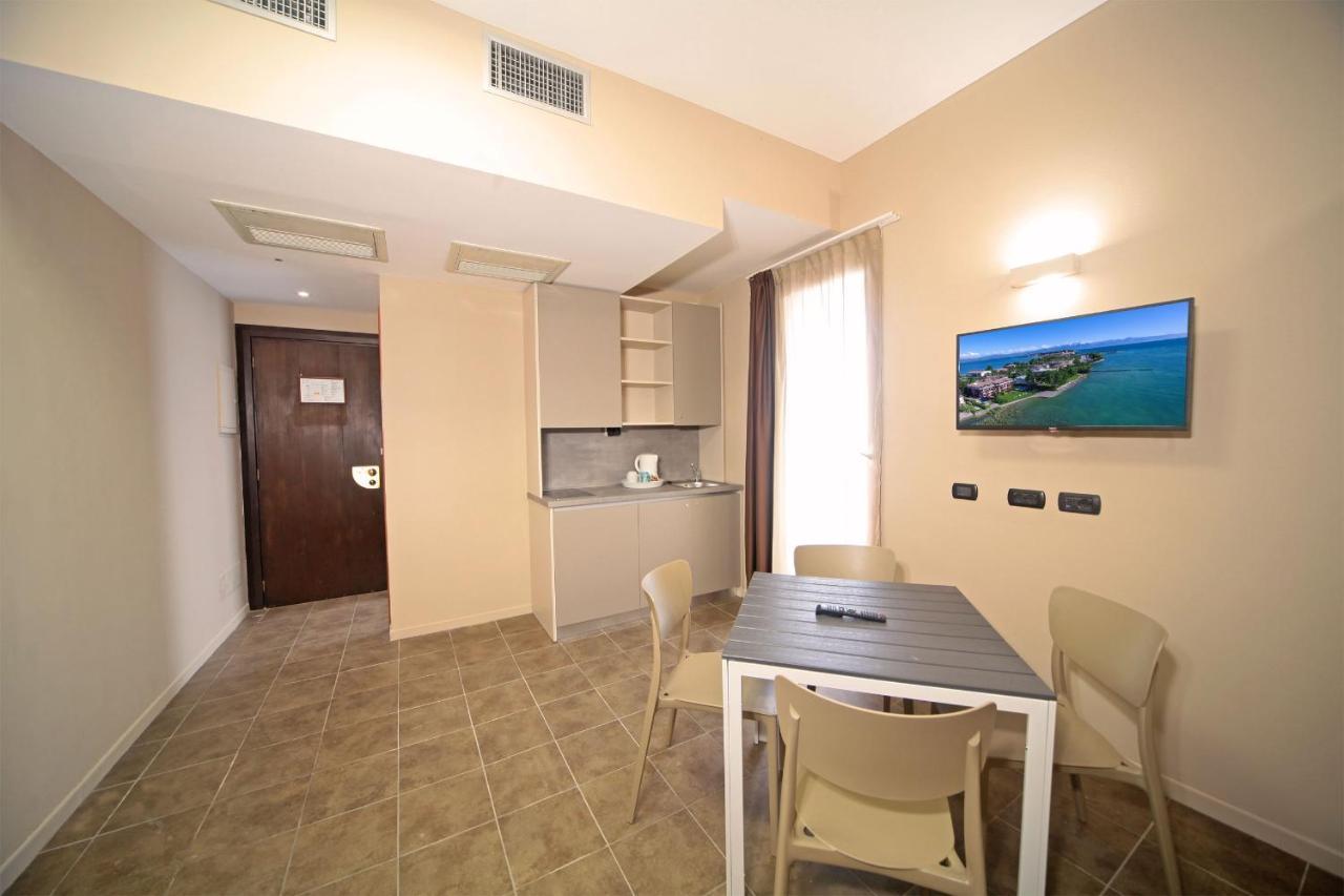 Hotel Smeraldo Sirmione Exterior foto
