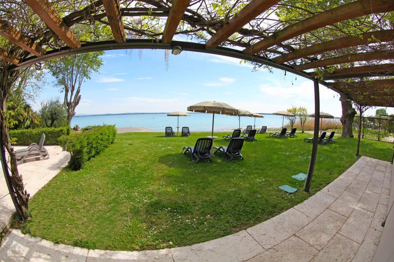 Hotel Smeraldo Sirmione Exterior foto